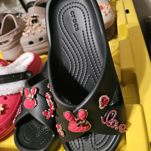 ❤️Effortless Edge! Custom Black Classic Cross Strap Crocs! - Picture 2 of 8